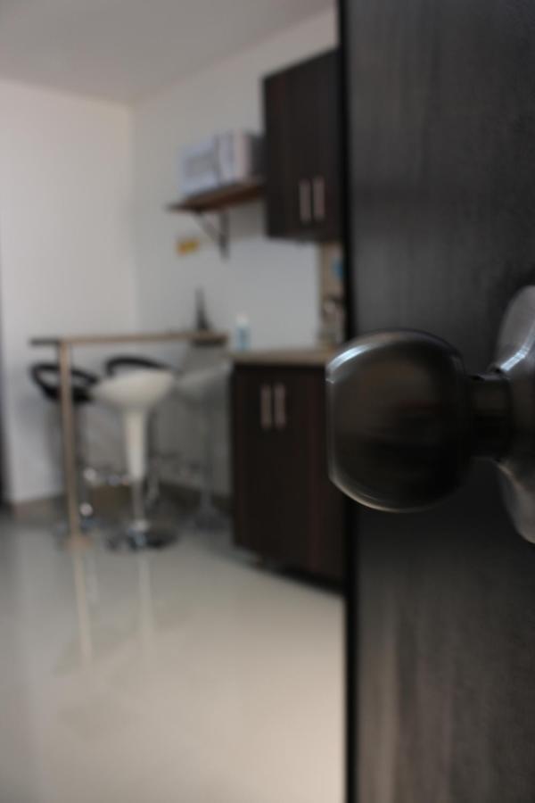 Apartamentos Excelente Ubicacion เมเดยิน ภายนอก รูปภาพ
