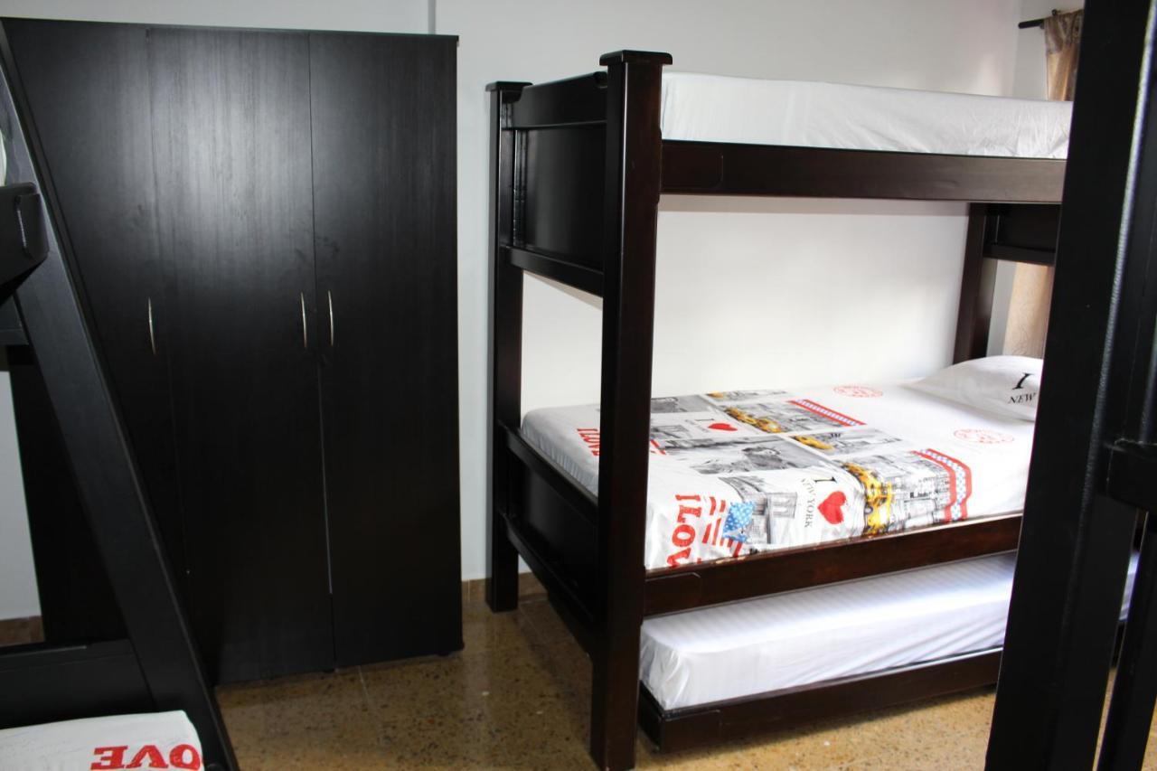 Apartamentos Excelente Ubicacion เมเดยิน ภายนอก รูปภาพ