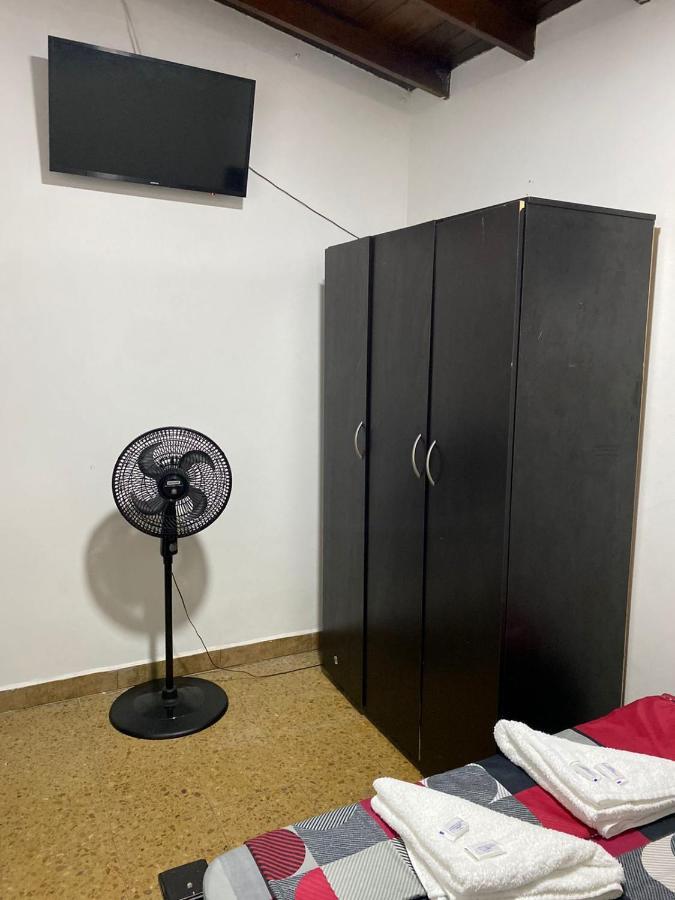 Apartamentos Excelente Ubicacion เมเดยิน ภายนอก รูปภาพ