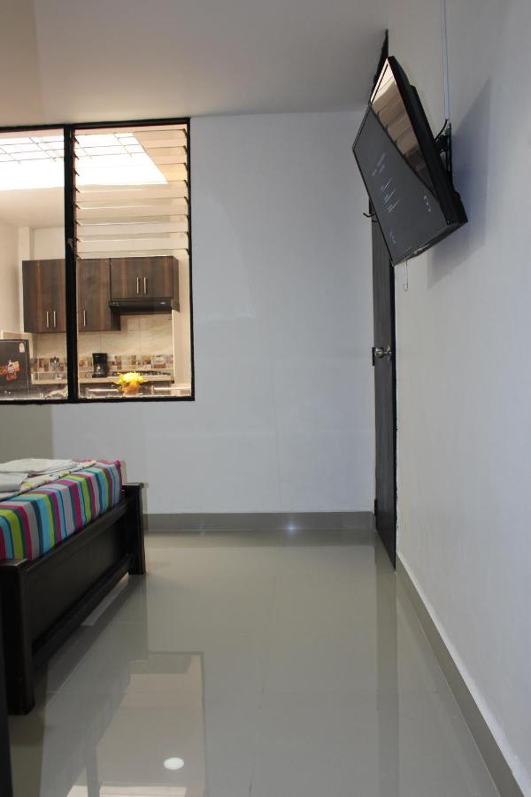 Apartamentos Excelente Ubicacion เมเดยิน ภายนอก รูปภาพ