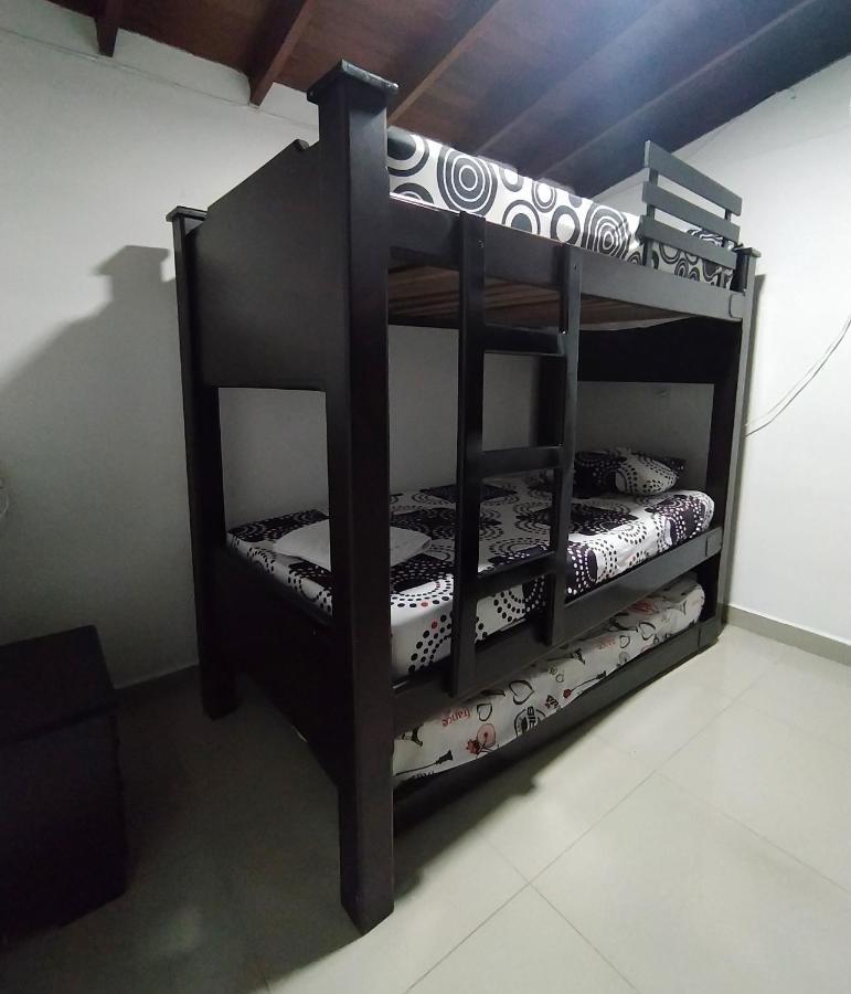 Apartamentos Excelente Ubicacion เมเดยิน ภายนอก รูปภาพ