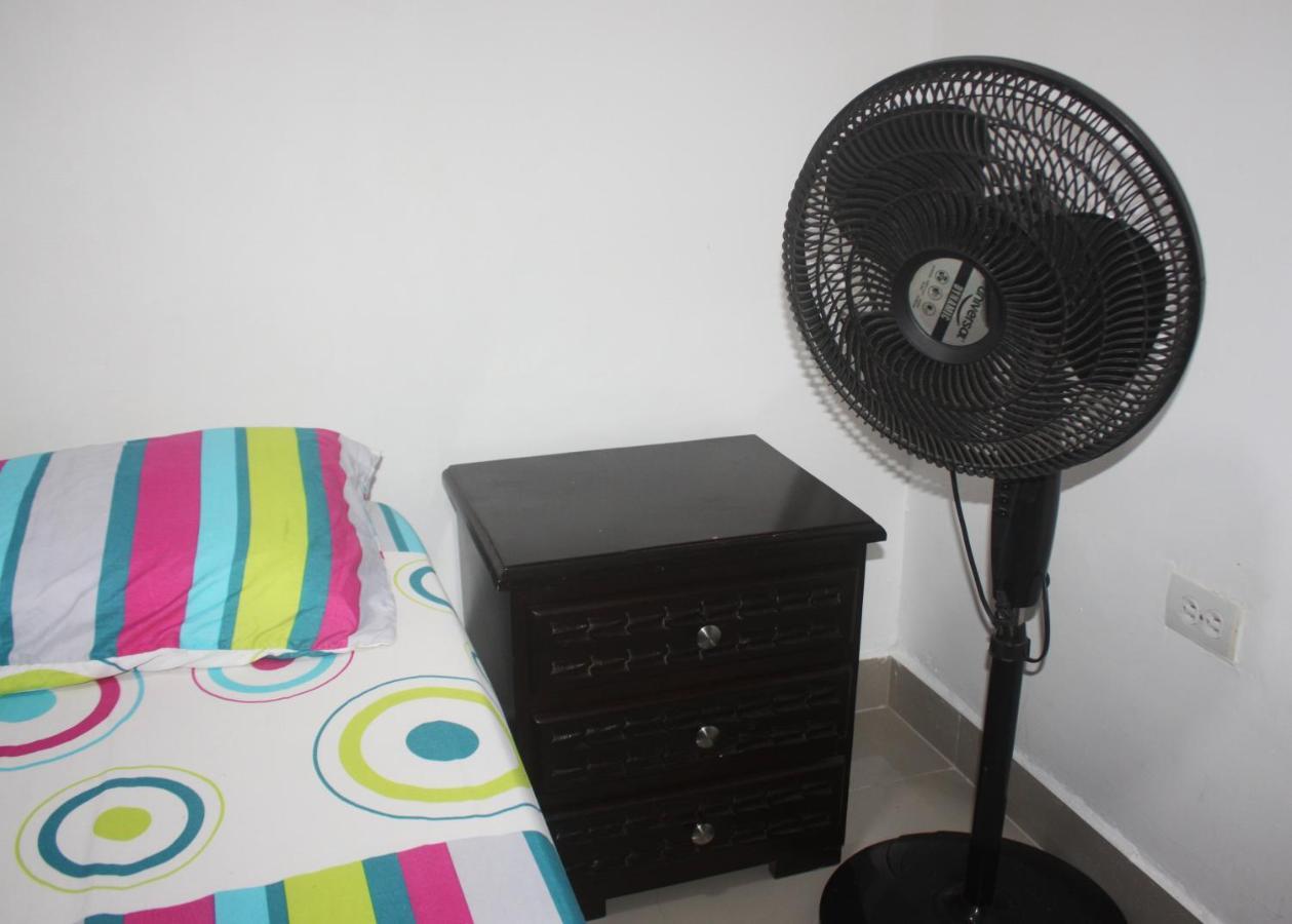 Apartamentos Excelente Ubicacion เมเดยิน ภายนอก รูปภาพ