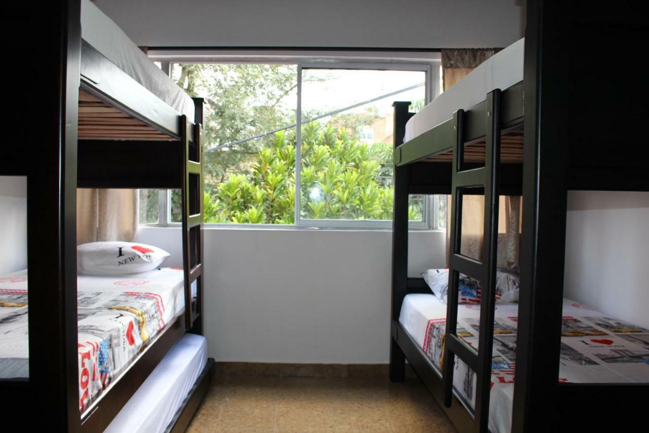 Apartamentos Excelente Ubicacion เมเดยิน ภายนอก รูปภาพ